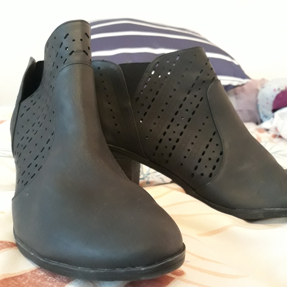 Route66 Perforated Black Heeled Booties - Picture 3 of 7